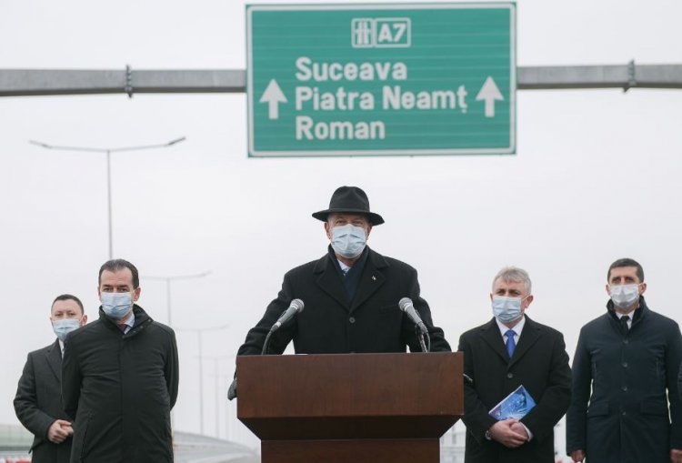 Iohannis, la deschiderea tronsonului de Autostradă 7: Prin grija guvernanților pesediști, a fost lăsată în urmă