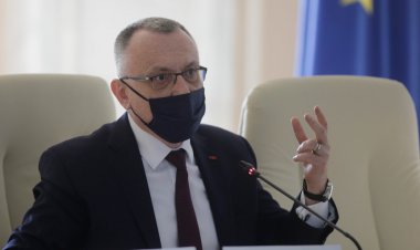 Sorin Câmpeanu: Personalul din învăţământ are prioritate la vaccinare în etapa a doua
