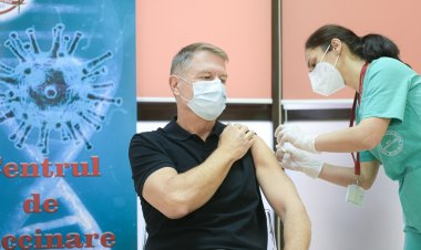 Preşedintele Iohannis s-a vaccinat anti-COVID: E o procedură simplă, recomand tuturor vaccinarea