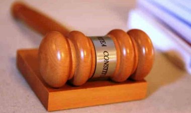 Doi candidaţi la legerile prezidențiale solicită Curţii Constituţionale anularea alegerilor din primul tur