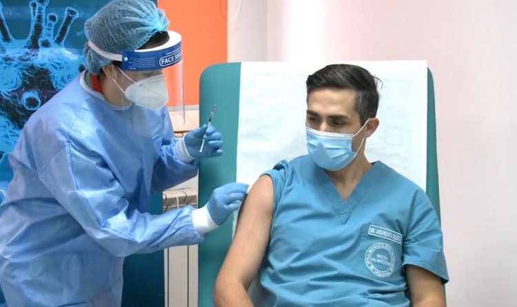 Medicul Valeriu Gheorghiță s-a vaccinat anti-COVID
