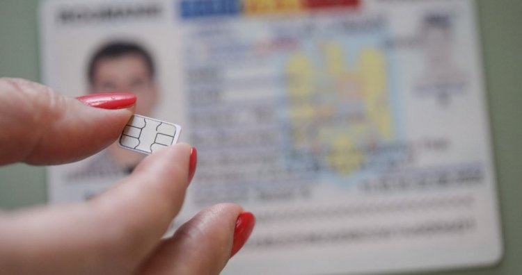 Românii fără carte de identitate electronică nu vor putea călători în străinătate