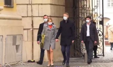 Președintele Klaus Iohannis, împreună cu soția la slujba de Florii, în Sibiu