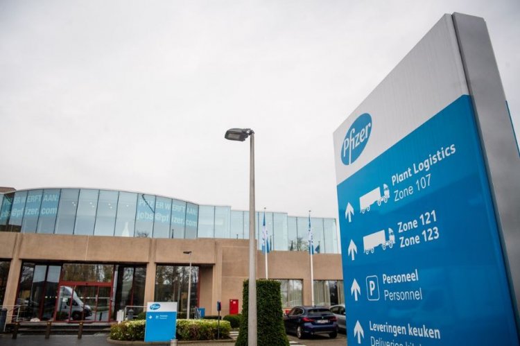 Pfizer pregătește doza 4 a serului anti-COVID-19