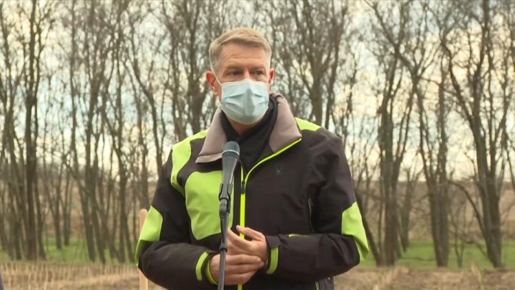 Iohannis: Avem o pierdere de peste o mie de hectare de teren agricol în fiecare an