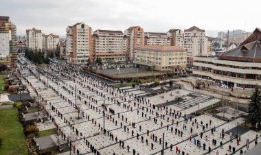 FOTO Ceremonie impresionantă de Paște la Miercurea Ciuc pentru sfințirea bucatelor