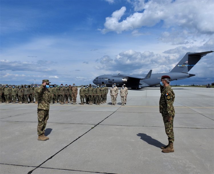 Primii militari români s-au întors din Afganistan