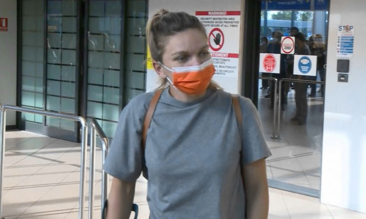 Simona Halep, la revenirea în țară: Va fi o perioadă destul de dificilă, dar moral sunt bine.