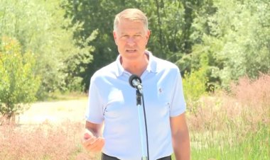 Iohannis: Trebuie să acceptăm cu toţii că marginea drumului nu este groapă de gunoi; nu este suficient să ne enervăm