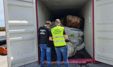 Peste 100 tone de deşeuri de cauciuc, descoperite în Portul Constanţa Sud Agigea