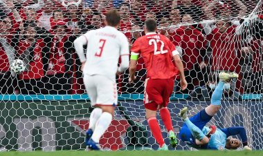 Danemarca s-a calificat în optimi, după 4-1 cu Rusia