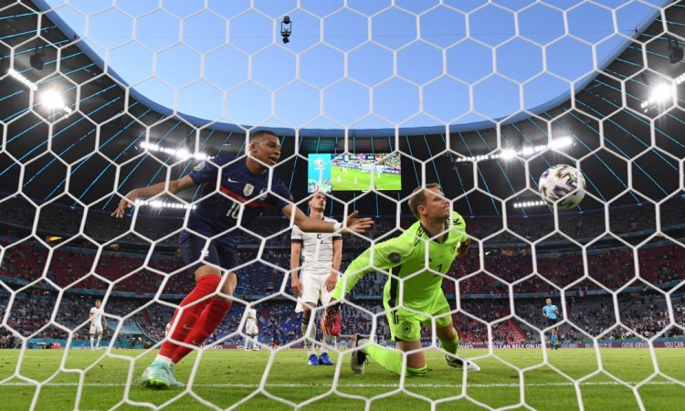 Campioana mondială Franţa a debutat cu o victorie în faţa Germaniei, scor 1-0