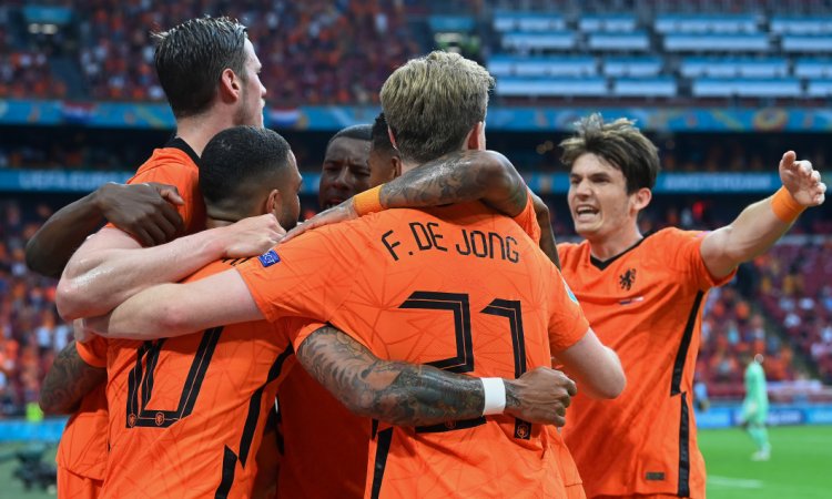 Olanda se califică în optimi după ce a învins Austria, scor 2-0