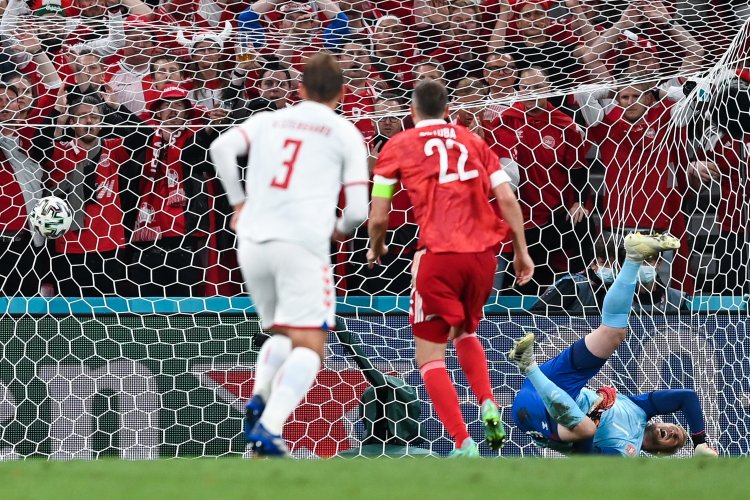 Danemarca s-a calificat în optimi, după 4-1 cu Rusia