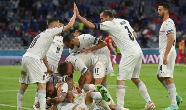 Italia a învins Belgia cu 2-1 şi s-a calificat în semifinale
