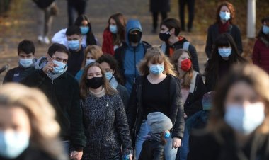 Noile restricții anti-Covid: De vineri, masca devine obligatorie în aer liber, pentru nevaccinați