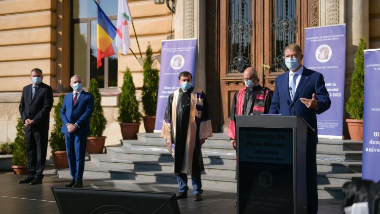 Iohannis: Pandemia de COVID-19, dublată de o epidemie de fake news