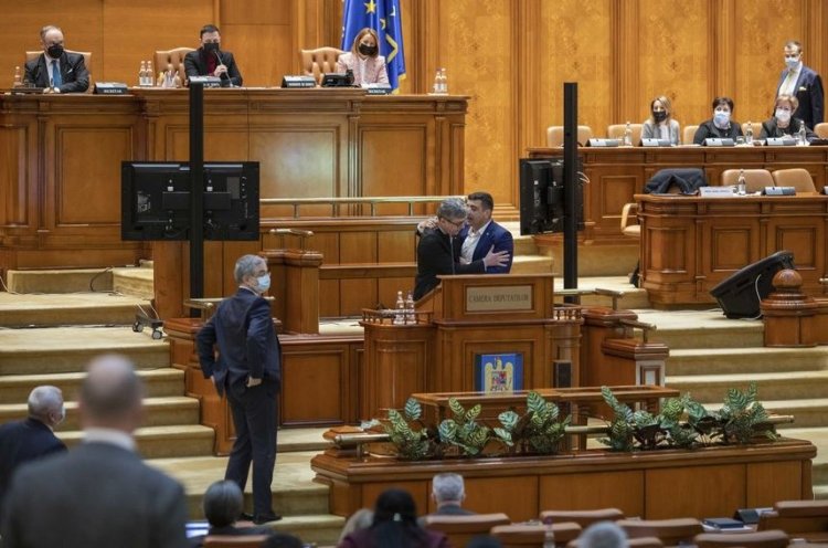 Florin Cîțu propune introducerea de sancțiuni clare și dure în Parlament