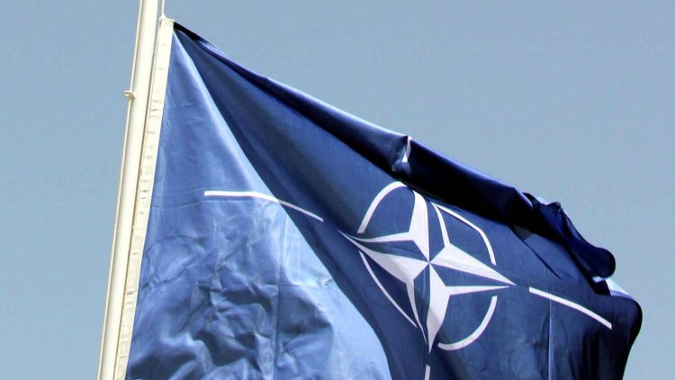 NATO îşi întăreşte forţele în România şi în Slovacia