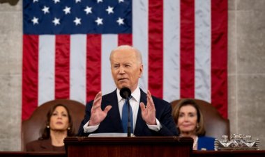 Biden anunță interzicerea aeronavelor rusești în spațiul aerian american