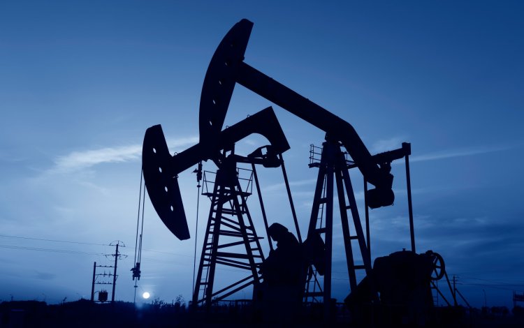 Rusia avertizează că barilul de petrol poate sări de 300 de dolari dacă SUA şi Europa impun un embargou