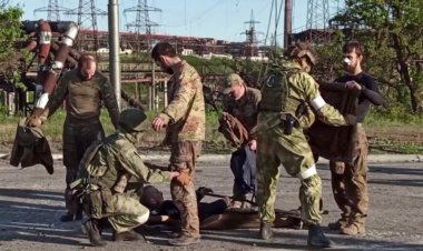 Apărătorii din Azovstal s-au predat. Rusia anunță că îi va ancheta pentru crime de război