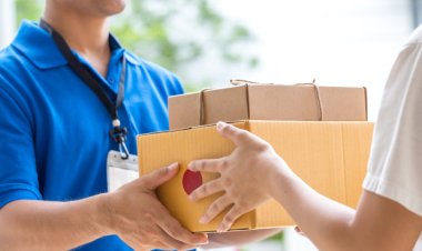 Firmele de curierat vor raporta la ANAF detalii referitoare la persoanele ce au plătit ramburs produsele comandate online