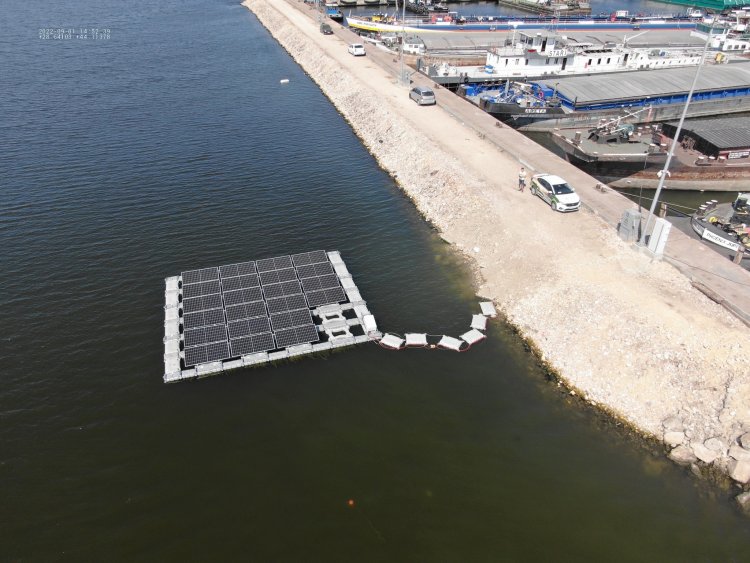 Proiect plutitor inedit de producere a energiei fotovoltaice, premieră în portul Constanța