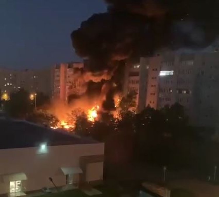 Un avion militar s-a prăbuşit peste o clădire rezidenţială din sudul Rusiei