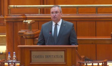 Ciucă: În România, efectele nocive ale comunismului se resimt şi în zilele noastre