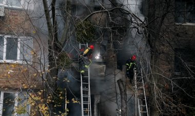 Rusia a tras circa 100 de rachete asupra Ucrainei