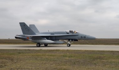 Aeronave Eurofighter Typhoon şi CF-18 Hornet au aterizat în bazele militare de la Kogălniceanu şi Borcea