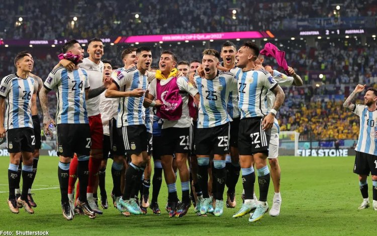 Argentina a învins Australia, scor 2-1 şi s-a calificat în sferturi