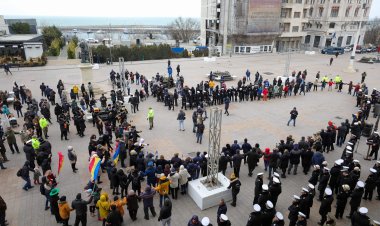 Mica Unire celebrată la Constanța. Constănțenii s-au strâns în Hora Unirii.