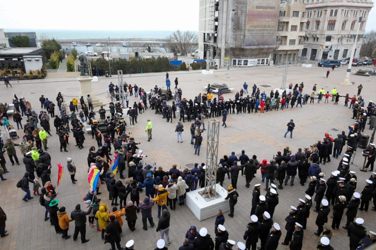 Mica Unire celebrată la Constanța. Constănțenii s-au strâns în Hora Unirii.