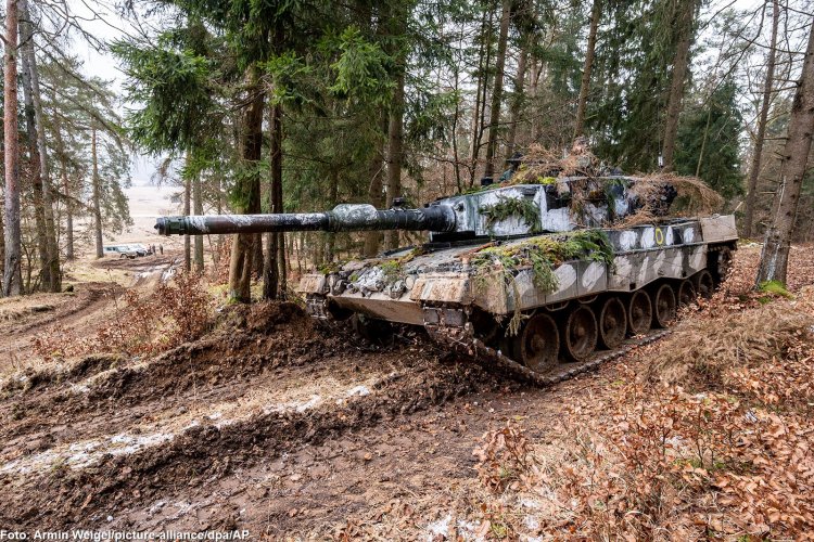 Germania trimite Ucrainei tancuri Leopard 2 şi acceptă reexportul acestora din alte ţări