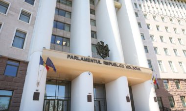 Limba română va înlocui limba moldovenească în toate legile din Republica Moldova