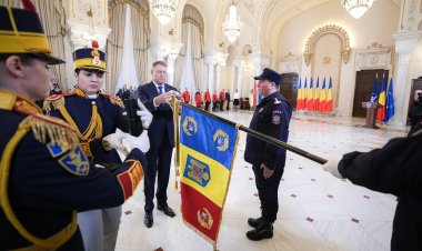 Iohannis, către salvatorii români trimişi în Turcia: Sunteţi veritabile modele de solidaritate, altruism şi empatie