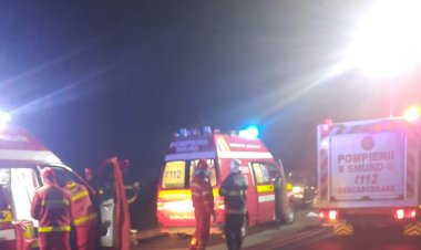 Patru morţi şi trei răniţi într-un accident produs pe DN 65, la Jitaru