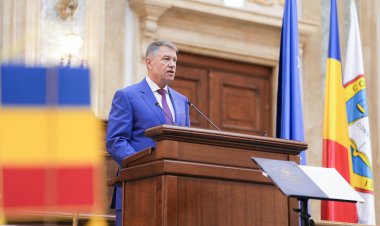Iohannis: Moştenirea Constituţiei României Întregite ne îndatorează să ducem valorile democratice mai departe