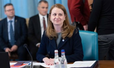 Deca: Rectorii vor putea rămâne în funcţie cel mult două mandate