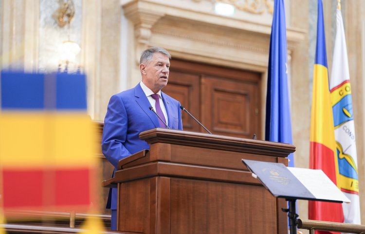 Iohannis: Moştenirea Constituţiei României Întregite ne îndatorează să ducem valorile democratice mai departe