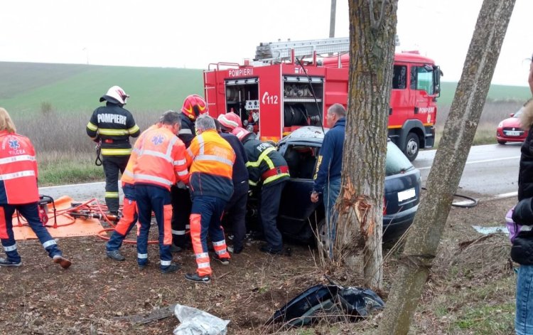Accident grav în Tulcea. O femeie a murit, iar alte două persoane au fost rănite