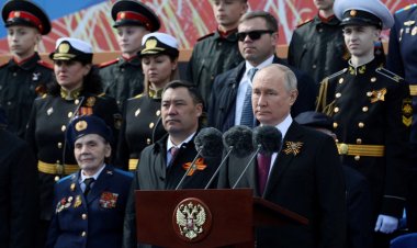 Putin declară că Occidentul orchestrează un război împotriva Rusiei şi i-a îndemnat pe ruşi la victorie