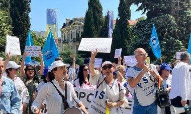 Greva din Educaţie va continua; sindicatele resping din nou oferta Guvernului