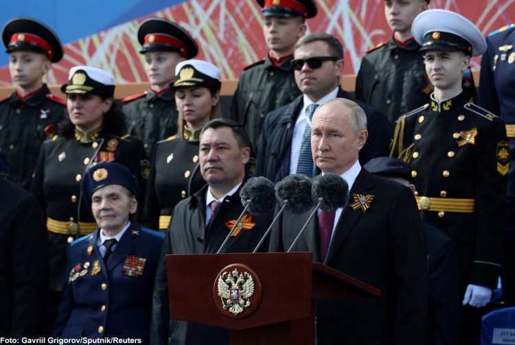 Putin declară că Occidentul orchestrează un război împotriva Rusiei şi i-a îndemnat pe ruşi la victorie