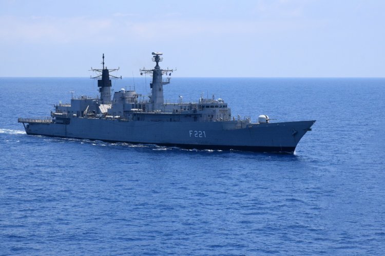 Fregata Regele Ferdinand, în misiune de monitorizare a traficului naval pe Marea Mediterană