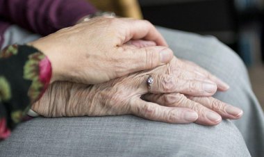 Cămin de bătrâni privat din Râmnic, închis în urma verificărilor dispuse de prefect