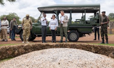 Preşedintele Iohannis şi soţia sa, în safari, în Parcul Naţional Nairobi