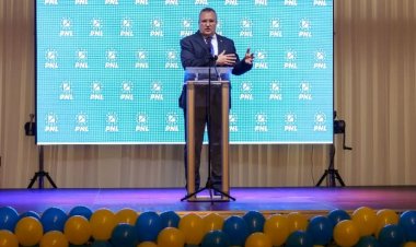 Nicolae Ciucă îi liniștește pe bugetari: Nu se va umbla la voucherele bugetarilor